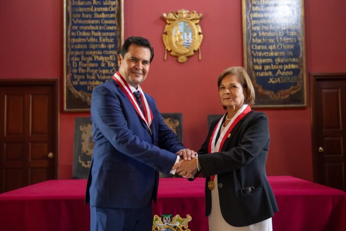 SAN MARCOS RECONOCE AL PRESIDENTE DEL IPD COMO SAN MARQUINO DESTACADO 2025 POR SU LIDERAZGO EN LA GESTIÓN DEPORTIVA