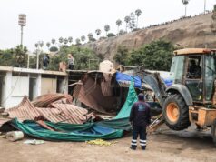 Violento desalojo en terminal pesquero de Chorrillos deja heridos entre pescadores y policías