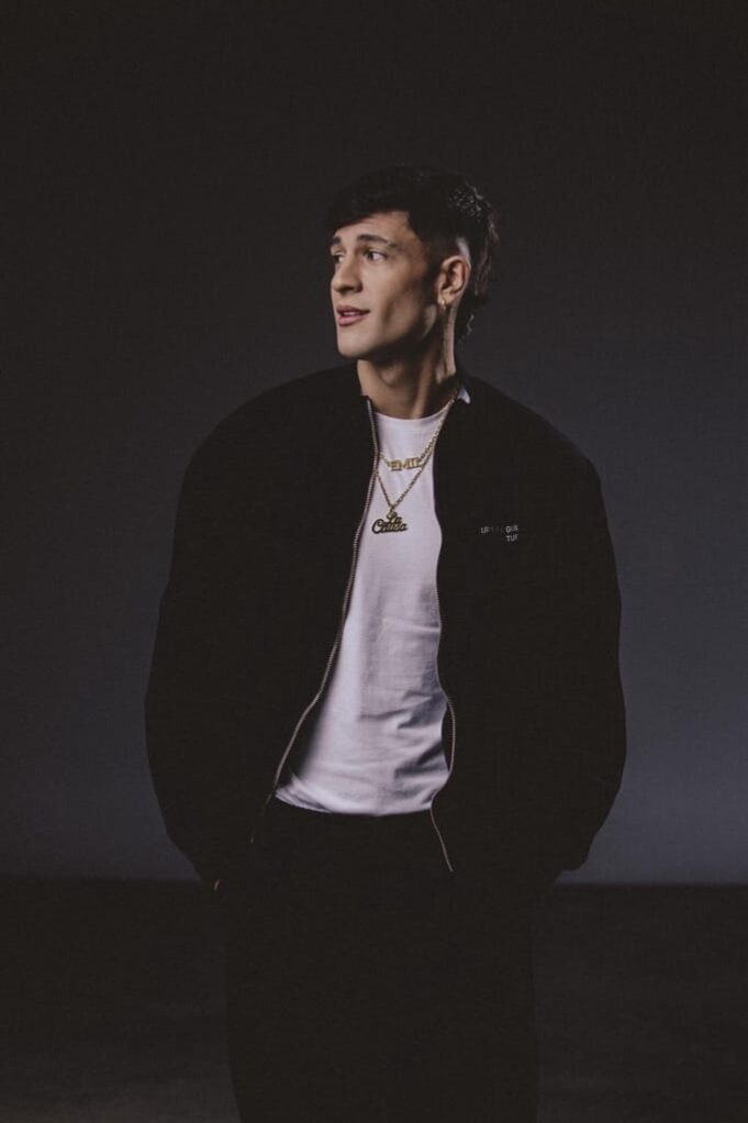 Emil conquista al público de Ecuador con ‘Tokio'(VIDEO)