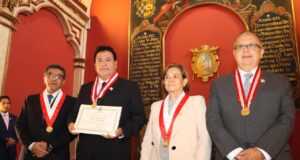 Presidente del IPEN recibe Medalla de Honor Sanmarquinos Destacados