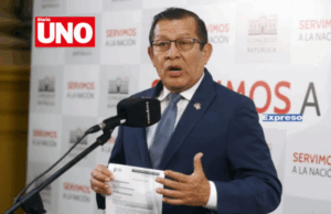 Eduardo Salhuana regresa al Perú ante crisis por masacre en Pataz