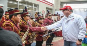 Gobierno anuncia la construcción de más escuelas bicentenario en el país