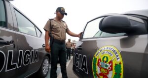 Delincuentes armados atacan a dos mujeres dentro de auto