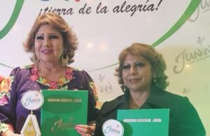 Beatriz Portales celebra sus 58 años de vida artística con su hermana Amanda Portales