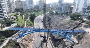 Municipio avanza con los trabajos finales de instalación del Puente Turístico Miraflores-Barranco