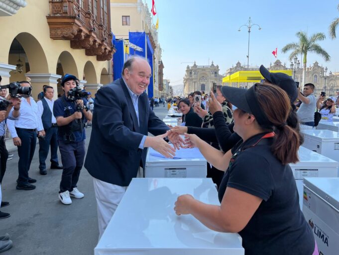 Elección del Papa León XIV es un regalo para el Perú, señala alcalde Rafael López Aliaga