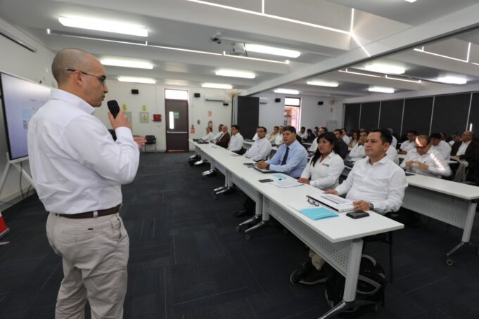 En foro gerencial OTASS fortalece capacidades de gestión para el reflotamiento de EPS en RAT