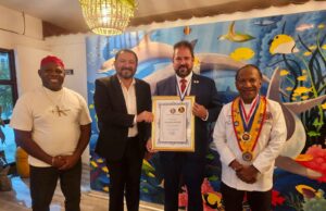 Embajador Luis Suárez Hernández visitó Honduras y entregó donativos a comunidad