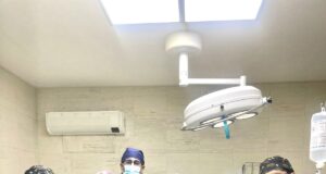 Moisés Vega pasó por quirófano para lucir nueva imagen