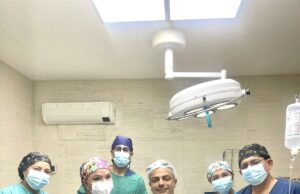 Moisés Vega pasó por quirófano para lucir nueva imagen