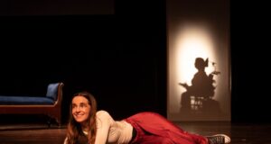 Estrenan obra de teatro de autoficción: “No puedes dejar este cuerpo sin contar esta historia”