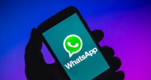 Cómo la IA está potenciando las falsas ofertas de empleo por WhatsApp