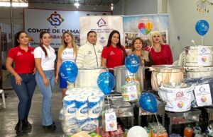 Susy Diaz y Florcita Polo junto al empresario Percy Rojas demuestran su noble corazón en Carabayllo