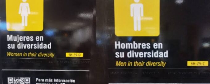 Retrocede ideología de género: Aeropuerto Jorge Chávez elimina señalética de falsos «baños inclusivos» por mandato legal