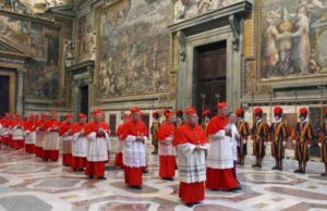 Inicia Cónclave para elegir nuevo Papa con participación de dos cardenales peruanos