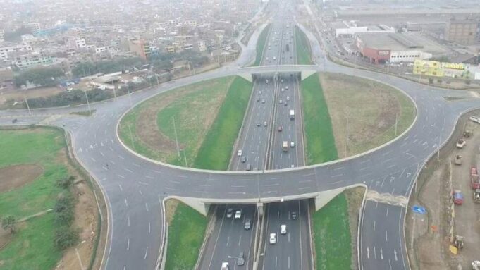 Conductor de colectivo se enfrenta a balazos con asaltantes en la Panamericana Norte