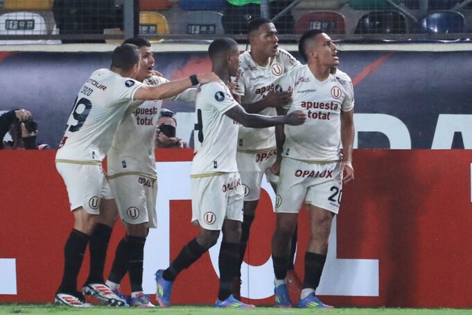 Universitario logró triunfo vital ante Barcelona 1-0 y sueña con pasar a octavos de Libertadores