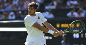 Español Carlos Alcaraz sorteó bien su debut en el Grand Slam de Wimbledon