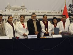 Congresista Alex Paredes realizó evento con obstetra que no era decana y tiene mandato vencido