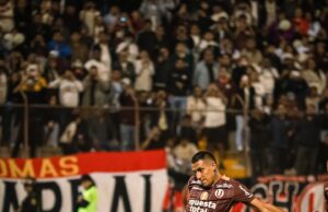 Universitario ganó al Grau 2-0 en Trujillo y sigue líder del Apertura con cinco puntos sobre Alianza