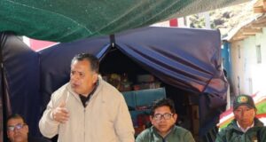 Dirección de Educación Regional de Huancavelica ayuda a todos los escolares luego de perder sus aulas en fuerte lluvia