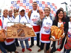 Más de 1500 panes se repartieron gratis en celebración del Día Nacional del Pan Peruano