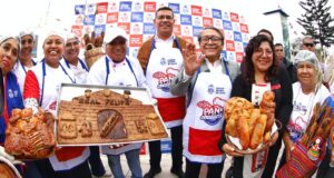 Más de 1500 panes se repartieron gratis en celebración del Día Nacional del Pan Peruano