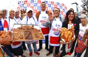 Más de 1500 panes se repartieron gratis en celebración del Día Nacional del Pan Peruano