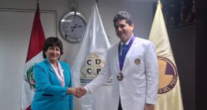 Profesionales deben trabajar con ética y por el bien del país