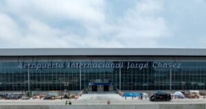 Crisis creciente: Gerente aéreo advierte que problemas en Jorge Chávez se agravarán