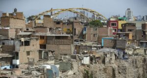 Viviendas seguras sobre suelos firmes: clave para prevenir tragedias tras sismos