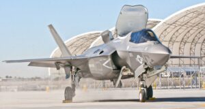 Moscú alerta sobre peligro inmediato por aviones con capacidad nuclear en Estonia