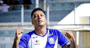 Alianza Atlético goleó a Comerciantes Unidos 3-0 y es el nuevo líder del Torneo Apertura