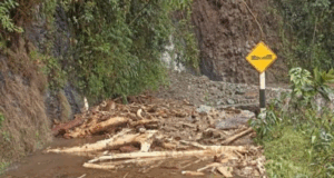 Huaico arrastra camioneta en el Vraem y deja seis muertos