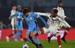 Venezuela cayó ante Uruguay por 2-0 y complicó su chance de mantener el lugar del Repechaje