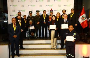 Miraflores condecoró a destacadas personalidades en emotiva ceremonia por Fiestas Patrias