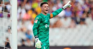 Arquero del F.C. Barcelona Ter Stegen será operado de la espalda