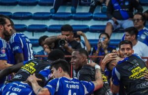 Emelec de Guayaquil con Cueva y Barco logró primer triunfo ante Vinotinto 2-0 en la Liga PRO
