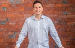 Miguel Ángel Torres propone transformar Universitario con formación, impacto social y ética