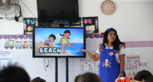 Perú fortalece el aprendizaje de inglés y lenguas originarias en escuelas más seguras y conectadas