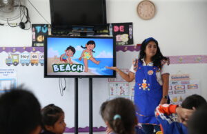 Perú fortalece el aprendizaje de inglés y lenguas originarias en escuelas más seguras y conectadas