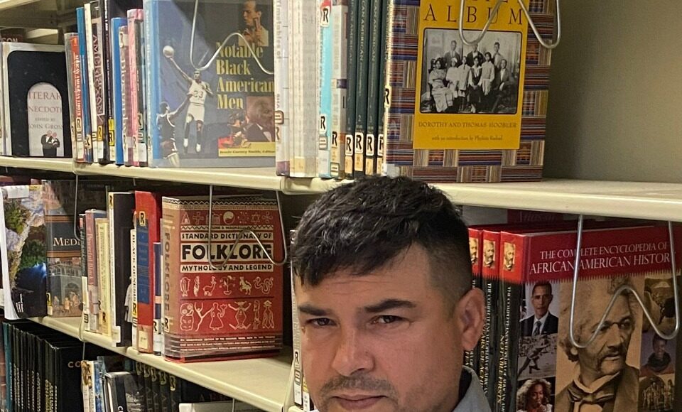 Iván Andía publicará novela inspirada en su etapa como cantante de «La Joven Sensación»