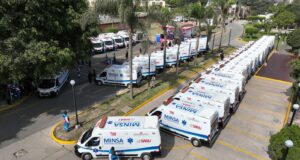 Minsa entrega 33 nuevas ambulancias para la ampliación de la flota del SAMU