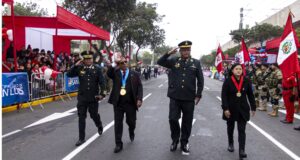 San Luis saludó al Perú con gran desfile escolar