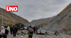 Excluidos del REINFO paralizan 7 carreteras: mineros artesanales protestan por exclusión masiva