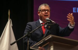 Ministro de Educación viaja a París para impulsar alianza estratégica que potencia la ciencia y el liderazgo juvenil en los COAR