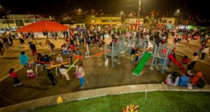 Después de 40 años de espera inauguran plaza central «Los Rosales» en Ancón