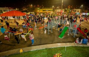 Después de 40 años de espera inauguran plaza central «Los Rosales» en Ancón