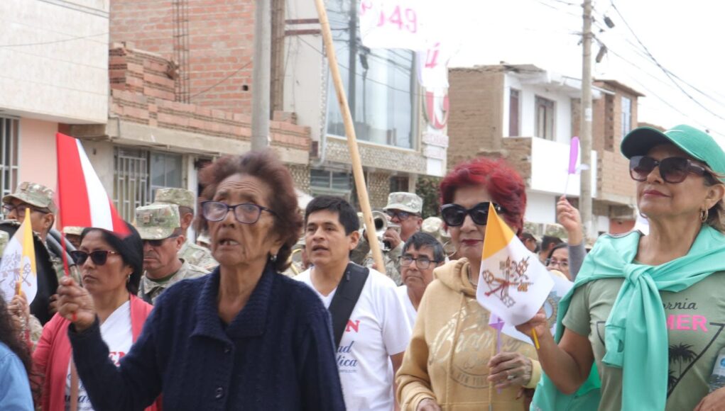 Soldados peruanos peregrinan unidos por la fe y la patria en conmemoración del úncio Milagro Eucarístico del Perú
