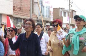 Soldados peruanos peregrinan unidos por la fe y la patria en conmemoración del úncio Milagro Eucarístico del Perú